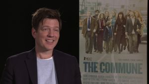 Thomas Vinterberg och Kollektivets filmaffisch. Thomas Vinterberg och Kollektivets filmaffisch.