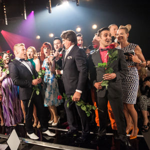 Finalistien juhlintaa.