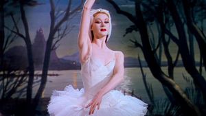 Moira Shearer balettitanssijana ja päähenkilönä elokuvassa Punaiset kengät (1948).