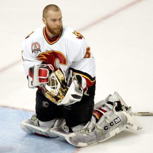 Calgarys målvakt Miikka Kiprusoff i den sjunde och avgörande finalen våren 2004. Calgarys målvakt Miikka Kiprusoff i den sjunde och avgörande finalen våren 2004.