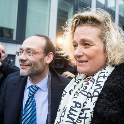Belgialainen taiteilija Delphine Boel lähtee oikeudesta Brysselissä, Belgiassa, 21. helmikuuta 2017.