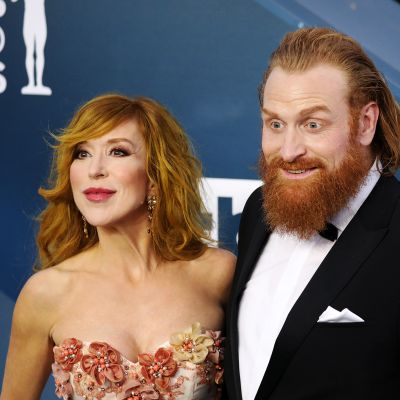 Kuvassa poseeraavat Gry Molvaer Hivju ja Kristofer Hivju.
