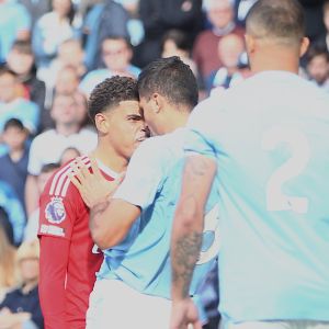 Rodri tar strypgrepp på Gibbs-White.