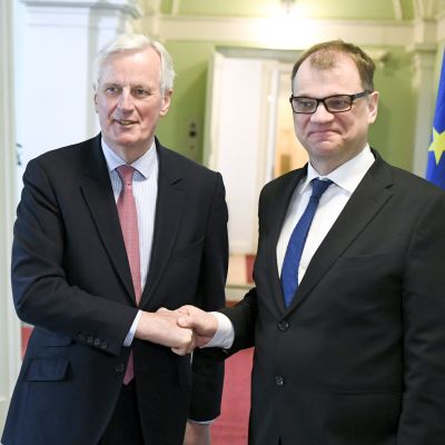 Brexit-neuvottelija Michel Barnier ja Juha Sipilä