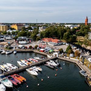 båtar i hamn