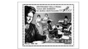 Maria Montessori perusti 1907 Roomaan Casa dei bambini -koulun, jossa huono-osaiset lapset saivat opetusta. María Montessori perusti Roomaan Casa dei bambini -keskuksen, jossa huono-osaiset lapset saivat hoitoa ja opetusta.