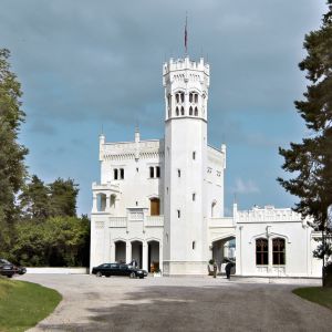 Kuningas Oskar I:n rakennuttama linna on restauroitu entiseen loistoonsa.