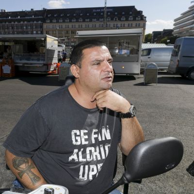 Hassan Zubier Turun kauppatorilla lauantaina 18. elokuuta.