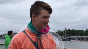 Zim tycker att Finländare är hjälpsamma och trevliga. Zim från S:t Petersburg med Södra Hamnen i bakgrunden.