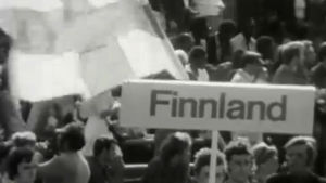 Suomen delegaatiota Itä-Berliinin rauhanfestivaalissa (1973).