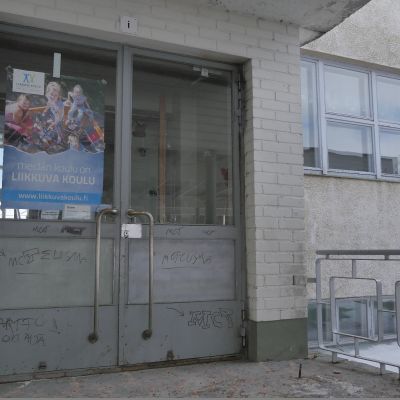 koulun pääovi ja portaat, Anjala, Anjalan koulu