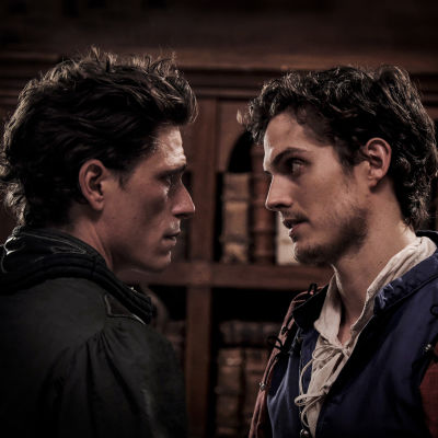 Francesco de Pazzi (Matteo Martari) ja Lorenzo de Medici (Daniel Sharman) ottavat tiukan katsekontaktin sarjassa Medicit, Firenzen valtiaat