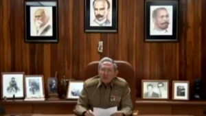 Raúl Castro gav i tv beskedet om sin broders död. Raúl Castro meddelar att hans bror Fidel Castro har avlidit.