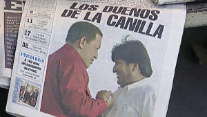 Hugo Chavez ja Evo Morales lehden kannessa. Yle kuvanauhalta