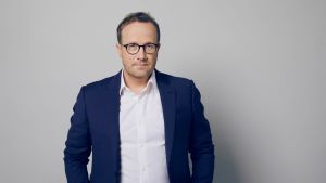 Andri Snær Magnasons bok är en personligt hållen romanessä om klimatkrisen. Författaren Andri Snaer Magnason.