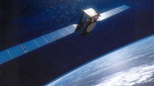 Tiden kan synkroniseras via satellit. Flera satelliter, såsom den här europeiska Galileo-satelliten har också en egen atomklocka ombord. satellit med atomklocka