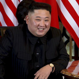 Kim Jong-Un verkade enligt många närvarande, mer spänd och stressad än i det första toppmötet i Singapore Kim Jong-Un verkade enligt många närvarande, mer spänd och stressad än i det första toppmötet i Singapore