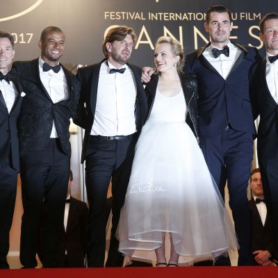Elokuvan The Squaren näyttelijöitä ja ohjaaja. Kuvassa vasemmalta näyttelijät Terry Notary, Christopher Laesso, ohjaaja Ruben Östlund, näyttelijät Elisabeth Moss, Claes Bang ja Dominic West.