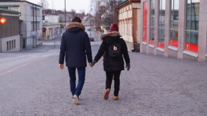Athina och Daniel vill stanna i Finland. Athina och Daniel vill stanna i Finland.