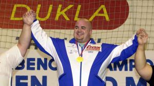 Vikterna på träning spelade ingen roll. Allt handlade om medaljer för Sandvik. Kenneth Sandvik på prispallen