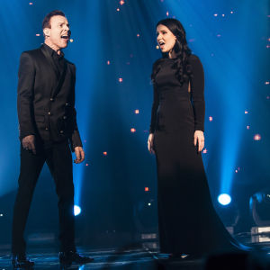 Annica Milán & Kimmo Blom esiintymässä Uuden Musiikin Kilpailussa Karsinta 2:ssa.