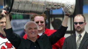 Lou Lamoriello har också lämnat Toronto Maple Leafs. Lou Lamoriello och Stanley Cup.