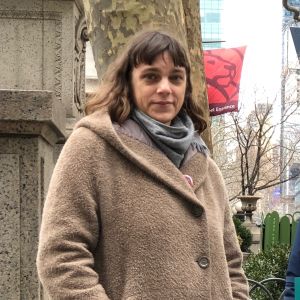 Jennifer Sunderland Jenny Brown och Jen Sunderland efter demonstration för gratis hälsovård i New York