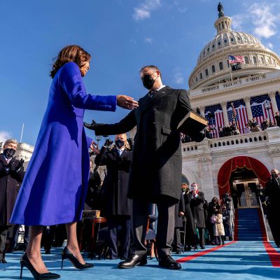 Varapresidentti Kamala Harris ja miehensä Douglass Emhoff.