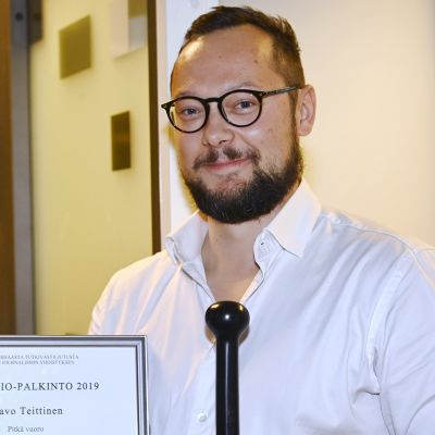 Tutkivan journalismin yhdistys palkitsi Helsingissä 2. lokakuuta 2020 vuoden 2019 Lumilapiolla toimittaja Paavo Teittisen .