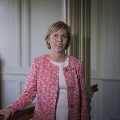 RKP:n puheenjohtaja Anna-Maja Henriksson Pietarsaaren Raatihuoneella.