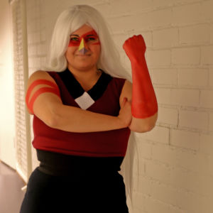 Sofia Flinck utklädd till Jasper från "Steven Universe" på Popcult Helsinki 2015.