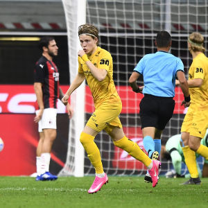 Bodø/Glimts Jens Petter Hauge firar sitt 2–3-reduceringsmål i Milano den 24 september. Bodø/Glimts Jens Petter Hauge firar sitt 2–3-reduceringsmål i Milano den 24 september.