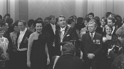 President Mauno Koivisto och hans hustru Tellero fotograferas under självständighetsmottagningen 1982.