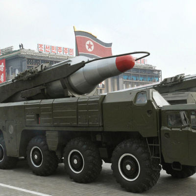 Musudan-missilen visas upp i samband med en militärparad i Pyongyang i oktober 2010