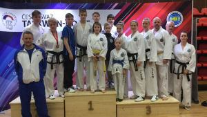 Rasbudo tog många medaljer 2016 i Tjeckien. Finlands tävlingslag i taekwondo-tävlingen Czech open.