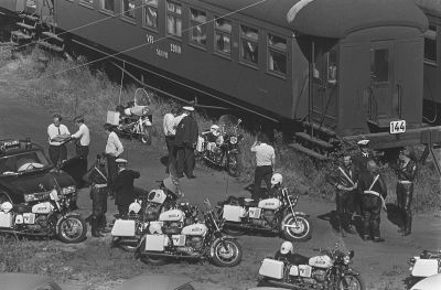 Euroopan turvallisuus- ja yhteistyökokouksen päätösvaiheen kokous Helsingissä 1975 Finlandia-talossa. Poliisien tukikohta ratapihalla.