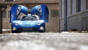 Företagets egen bild av Toroidion, taget i Monaco. Toroidion - elbil tillverkad i Raseborg.