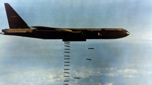 Amerikansk B-52-bombare över Vietnam under Vietnamkriget.