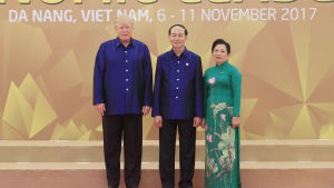 Trump träffade president Trần Đại Quang och hans fru Nguyễn Thị Hien under sitt besök i Vietnam som avslutades på söndagen Trump träffade president Trần Đại Quang och hans fru Nguyễn Thị Hien under sitt besök i Vietnam som avslutades på söndagen