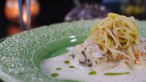 Gädda med purjolök, västerbottenost och kantareller Gädda med purjolök, västerbottenost och kantareller