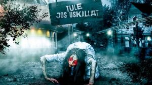 Den här reklamaffischen ansåg Reklametiska rådet att var för skrämmande. Bilden visar en rödögd kvinna som kryper emot åskådaren.