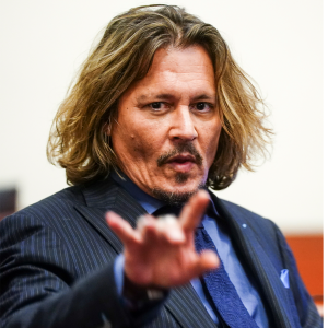 Bildcollage av två bilder av Johnny Depp och Amber Heard.