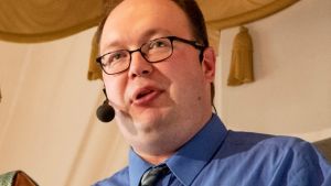 Teolog Tuomas Anttila är nyutnämnd ansvarig utgivare för ungdomssajten UngiTro, som upprätthålls av inomkyrkliga väckelserörelser. Tuomas Anttila