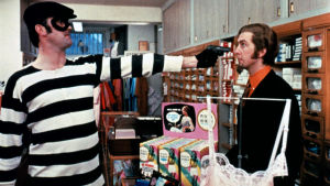 Kuva elokuvasta Monty Pythonin paremmat pilat (An now for something completely different).