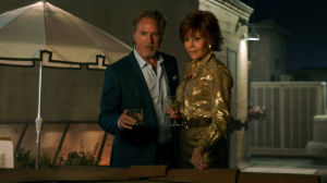 Inget bäst före-datum. Don Johnson och Jane Fonda bevisar att varken kärlek eller stjärnglans behöver gå i pension. Jane Fonda och Don Johnson visar att kärlek inte har något bäst före-datum.