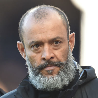 Nuno Espirito Santo blickar fokuserat.