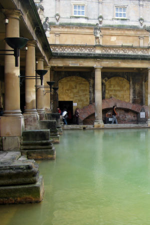 Roonmalainen kylpylä, Bathin kaupunki