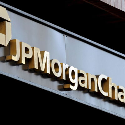 Skylt med texten JP Morgan Chase i new York år 2016.