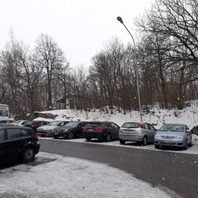 Urheilupuiston osa, johon on suunniteltu Veritaksen pääkonttoria.