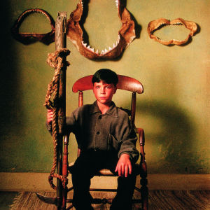 "Kaikki on jo tavallaan tapahtunut ennen kuin täytät seitsemän vuotta." Nuori Jeremy Cooper. Kuva elokuvasta The Reflecting Skin – lapsuuden loppu (1990).